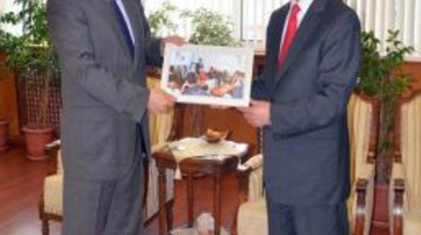 Rekt&ouml;r Prof. Dr. Recep Bircan&rsquo;dan Vali Cengiz'e Veda Ziyareti