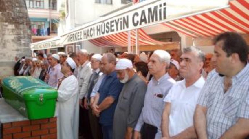 Yayladağı Belediye Meclis &Uuml;yesi Erg&uuml;der G&ouml;zyaşlarıyla Toprağa Verildi