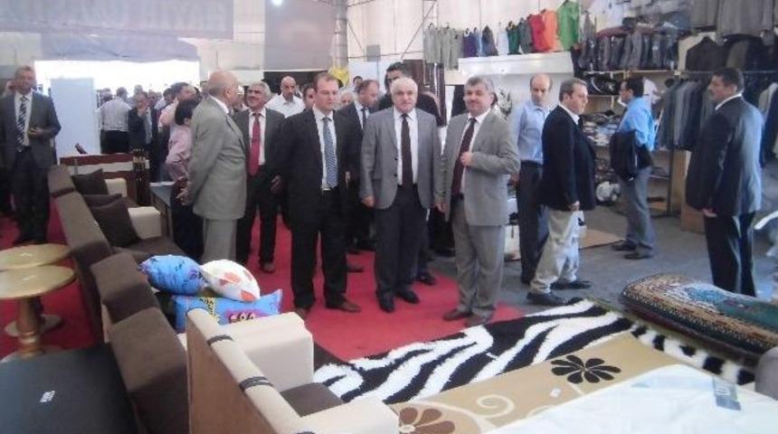 Hayır &Ccedil;arşısı Dualar Eşiliğinde A&ccedil;ıldı