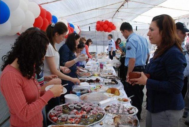 Silah Tutan Eller Hamur Açtı