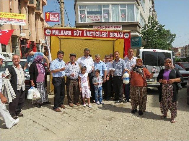 Süt Üreticiler Birliği Vatandaşa Süt Ve Ayran Dağıttı