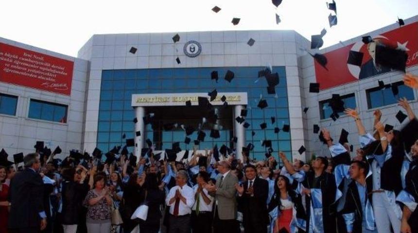 Ad&uuml; Aydın Myo&rsquo;da Mezuniyet Sevinci