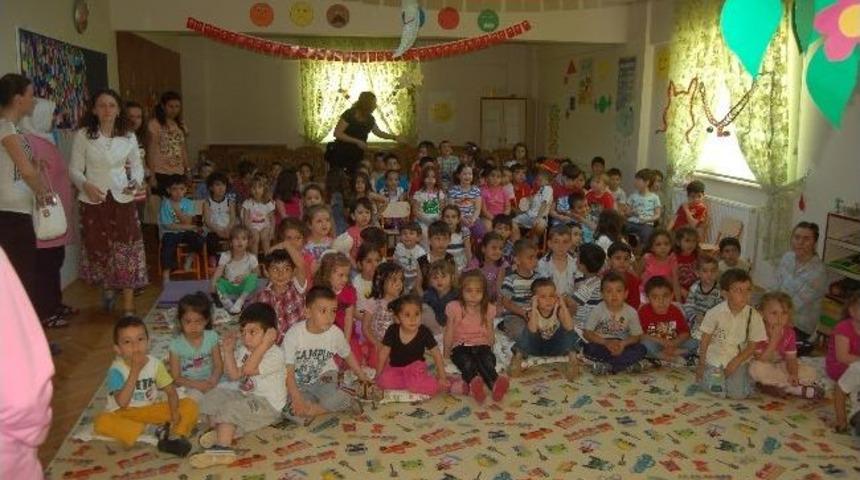 Minik &Ouml;ğrenciler Kukla G&ouml;sterisi İzledi