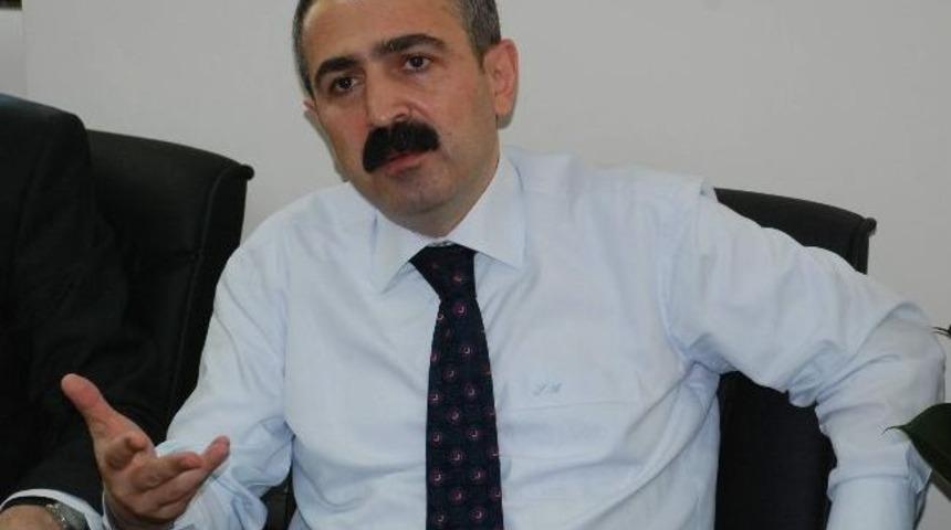 Ayalan: "kamer Gen&ccedil; Tahrik Ediyor"