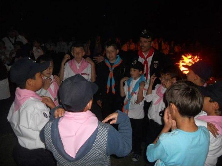 İzci Öğrenciler Dağda Kamp Kurdu G1