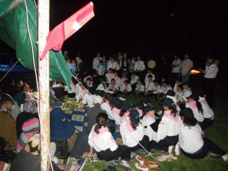 İzci Öğrenciler Dağda Kamp Kurdu G3