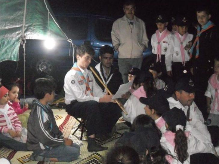 İzci Öğrenciler Dağda Kamp Kurdu G4