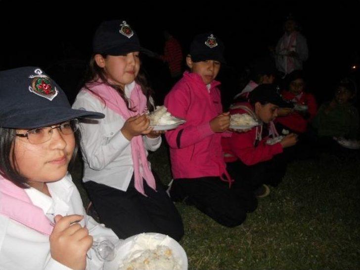 İzci Öğrenciler Dağda Kamp Kurdu G5