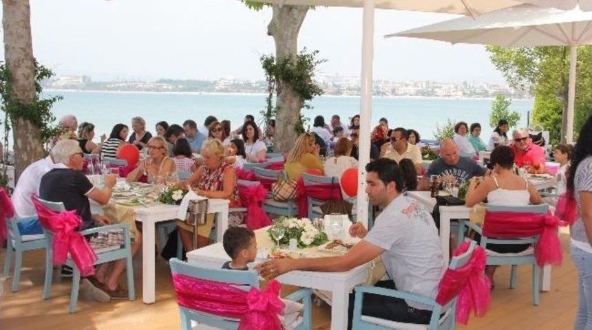 Side Face Dergisi'nden Yardım Yemeği