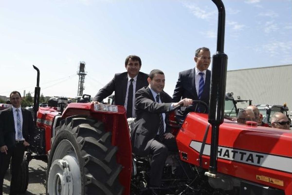 Hattat Trakt&ouml;r&rsquo;den Sudan&rsquo;a 3 Bin Trakt&ouml;r