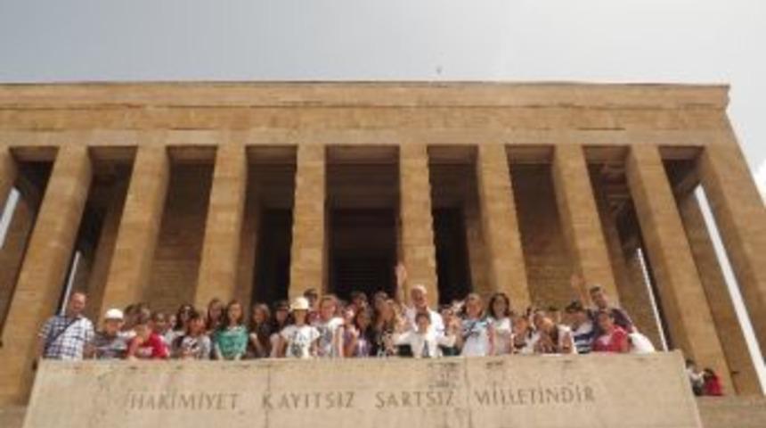 Torbalılı &Ouml;ğrenciler Ankara'yı Gezdi