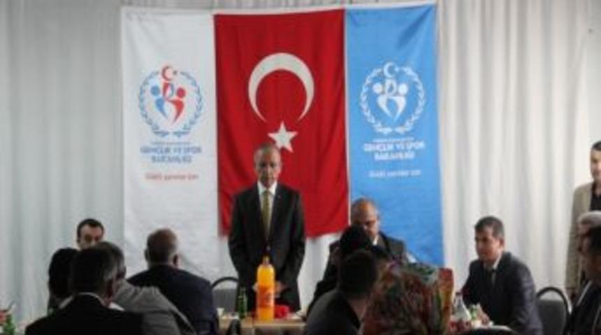 Bitlis'te Gen&ccedil;lik Haftası Değerlendirme Toplantısı D&uuml;zenlendi