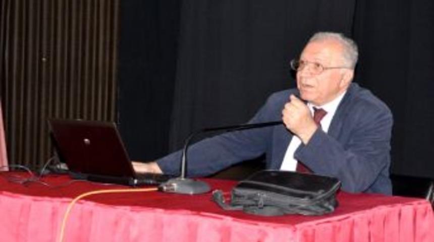 T&uuml;rkoğlu: Anadolu Kadını 4 Bin Yıldır &Ouml;rt&uuml;n&uuml;yor