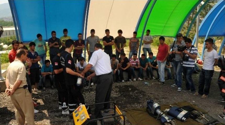 &Ouml;ğrencilerden Uygulamalı Eğitim