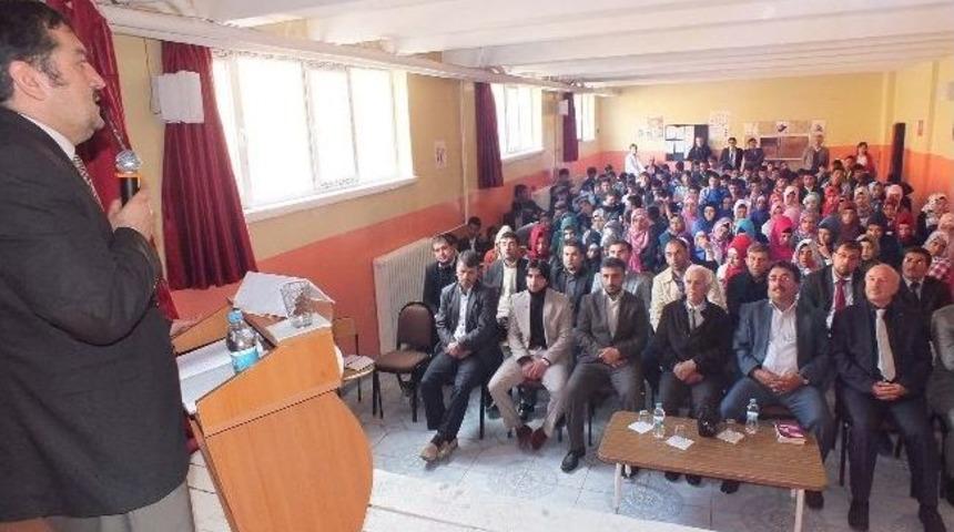 &Ouml;ğrencilere &Ouml;z G&uuml;ven Konferansı Verildi