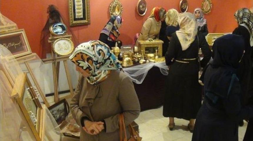 Kadın Kursiyerler H&uuml;nerlerini Sergiledi