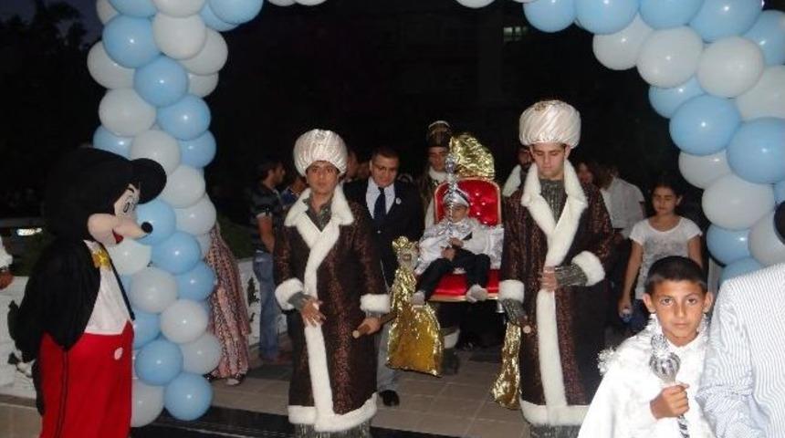 G&ouml;n&uuml;l El&ccedil;ileri 50 &Ccedil;ocuğu S&uuml;nnet Ettirdi