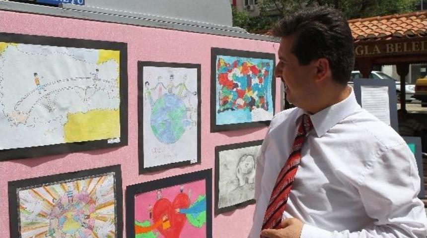 &lsquo;uzakta Bir Kardeşim Var&rsquo; Sergisi A&ccedil;ıldı