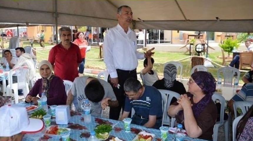 Başkan Ballı Engellilerle Yemekte Buluştu
