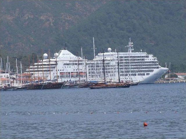 L&uuml;ks Yolcu Gemisi Silver Spirit İlk Kez Marmaris te 2