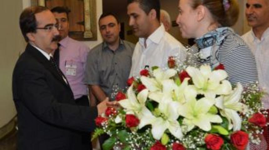 Vali Coş&rsquo;a, S&uuml;rpriz Doğum G&uuml;n&uuml; Kutlaması