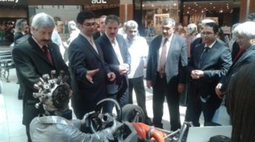 F&uuml; &Ouml;ğretim Elemanı Sanat&ccedil;ı Ke&ccedil;eci Malatya&rsquo;da Hurda Ve Atık Metal Par&ccedil;alarından Yaptığı Heykel Sergisini A&ccedil;tı