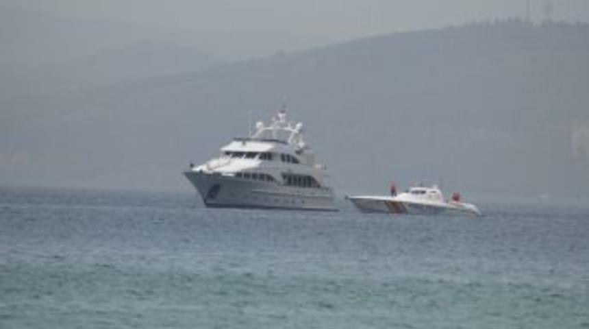 &Uuml;nl&uuml; Akt&ouml;r Russell Crowe, &Ccedil;anakkale'de Dedelerini Andı