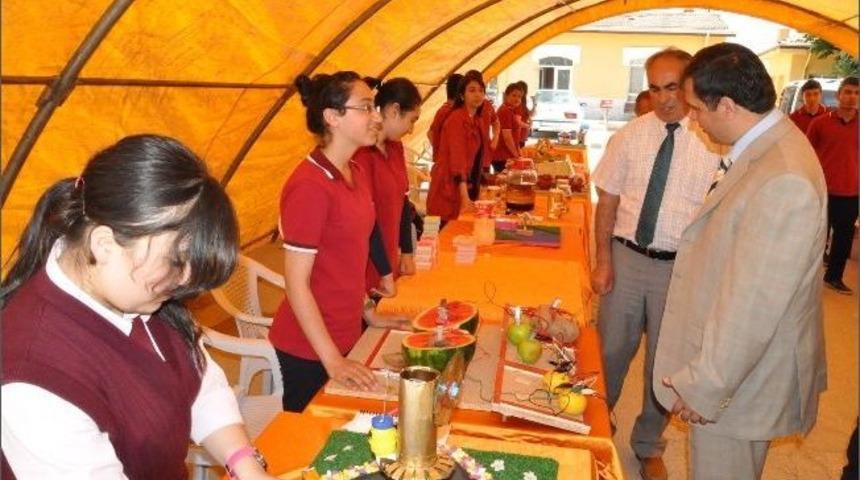 Yerk&ouml;y Anadolu Lisesi Hazırladığı 40 Projeyi Bilim Fuarında Sergiledi