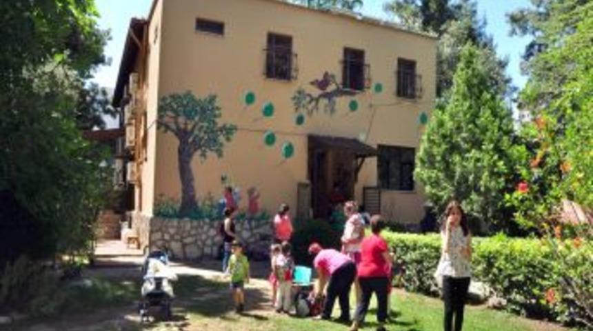 Kamu Kurumunun Bah&ccedil;esindeki &Ouml;zel Kreşin Tahliyesi Velileri &Uuml;zd&uuml;