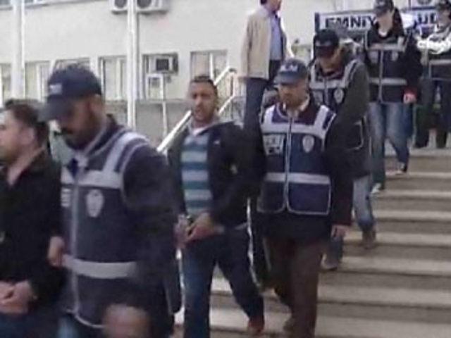 Nişanlısının yanında infaz 6