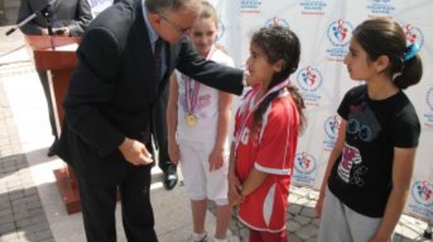 Mutafoğlu Koleji Badmintonda Gaziantep Birincisi Oldu