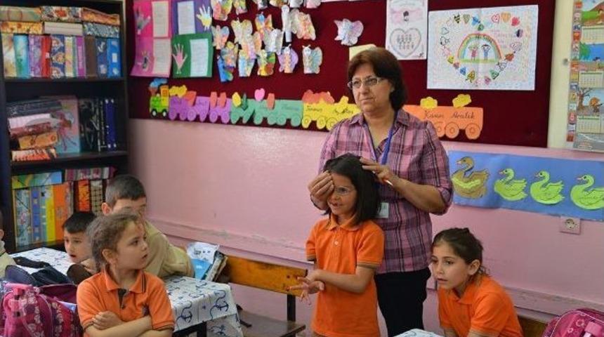 Eskişehir&rsquo;de İlkokul &Ouml;ğrencileri Sağlık Taramalarından Ge&ccedil;iriliyor