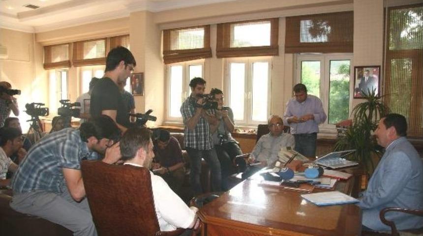 Afyonkarahisar Valisi Balkanlıoğlu&rsquo;ndan Makam Aracı A&ccedil;ıklaması