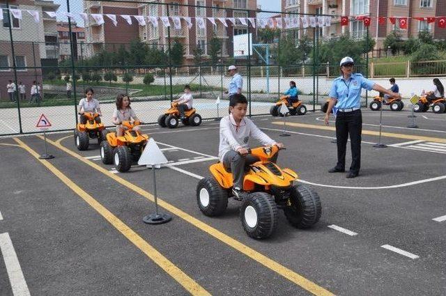 Öğrencilere Ehliyetleri Verildi 1