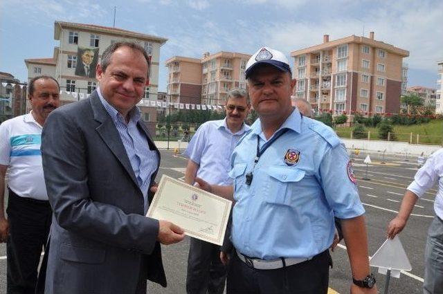 Öğrencilere Ehliyetleri Verildi 2