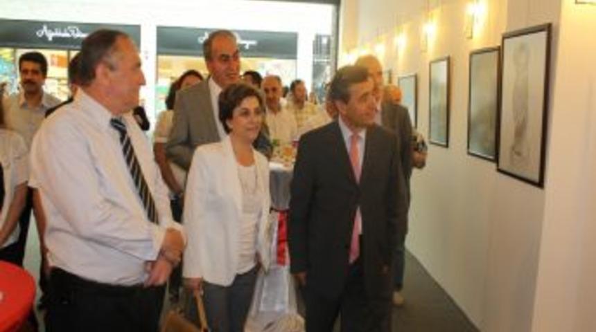 M&uuml;ze Alışveriş Merkezine Taşındı