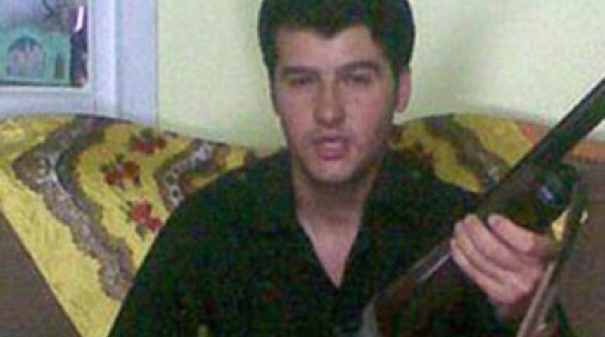 Camı kırıp girdiği evdeki kadını &ouml;ld&uuml;rd&uuml;