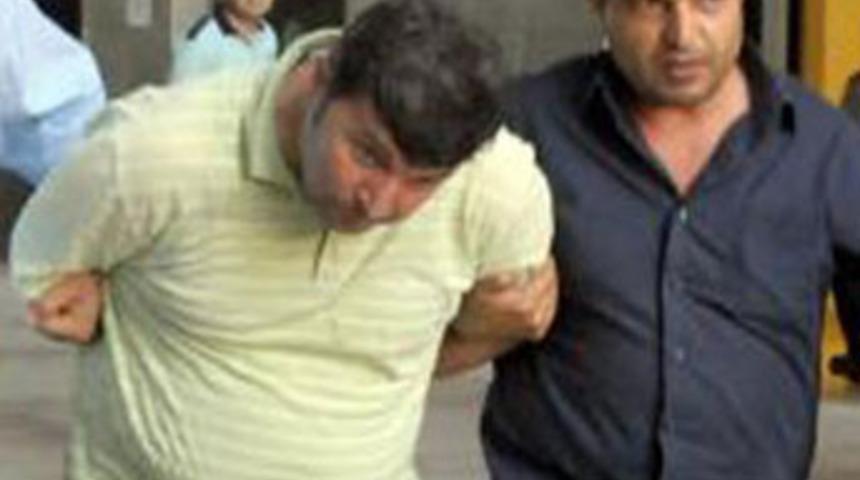 Eşini &ouml;ld&uuml;r&uuml;p 6 ay sonra da boşanma davası a&ccedil;tı