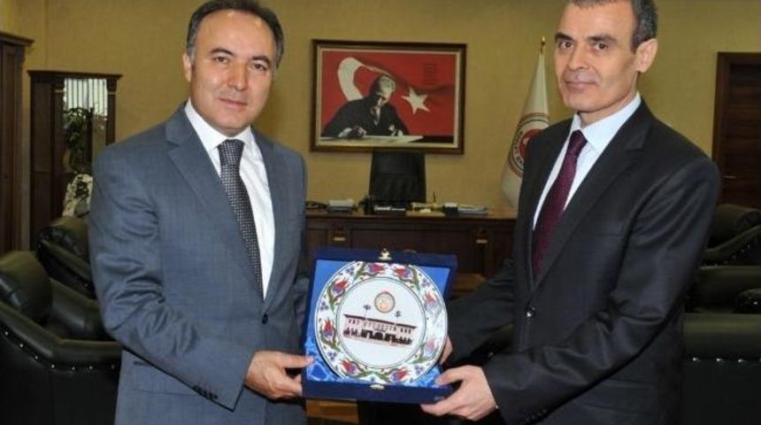 Vali Altıparmak Veda Ziyaretlerine Devam Ediyor