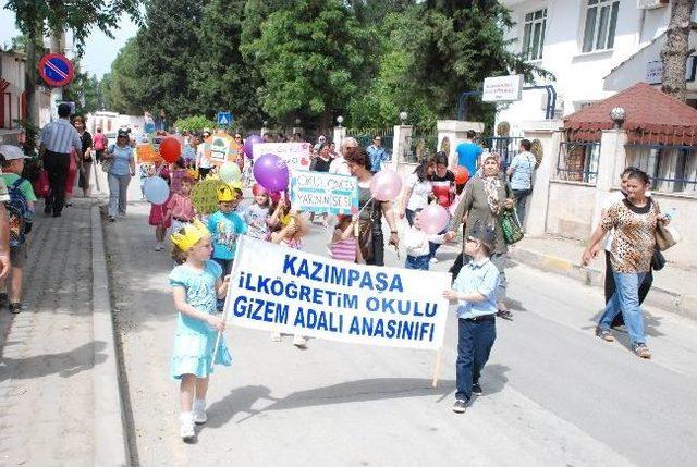 Minik &Ouml;ğrencilerden Pankartlı Y&uuml;r&uuml;y&uuml;ş 2