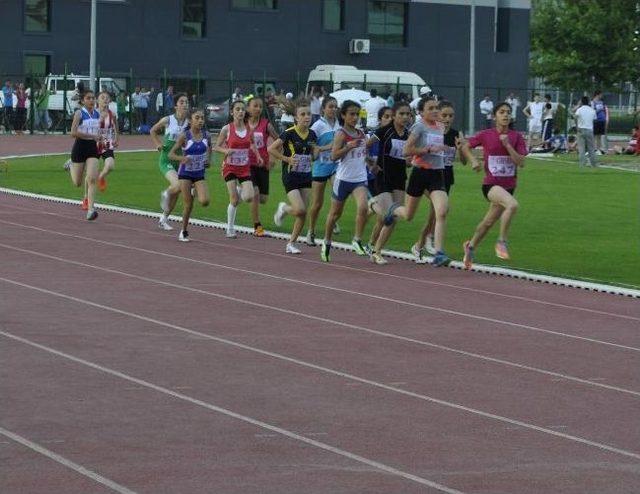 Kayseri’de Kulüpler Ve Okullar Arası Atletizm Faaliyetleri Tamamlandı