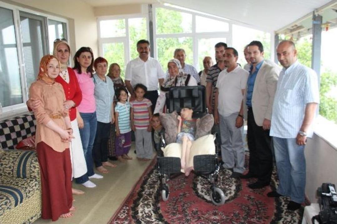 Deprem Mağduru Murat'a Tekerlekli Sandalye Hediye Edildi