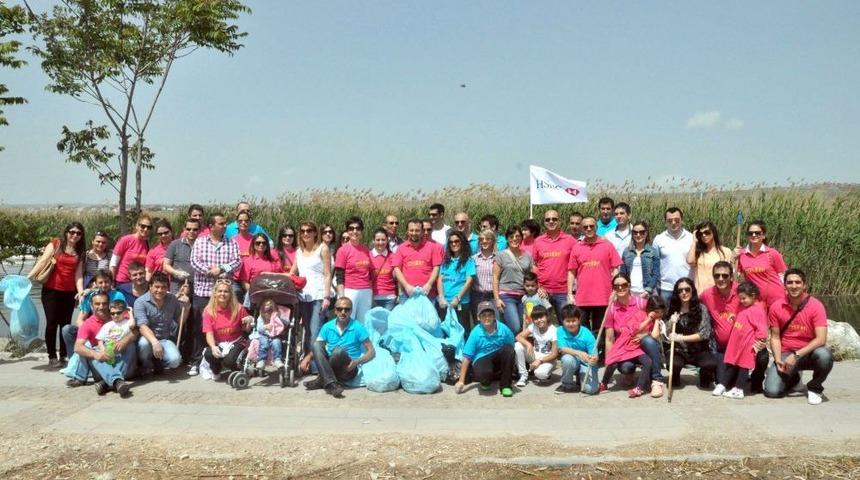 Bankacılar, Mogan G&ouml;l&uuml; Kıyısını Temizledi