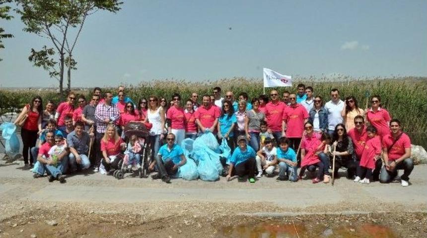 Bankacılar Mogan'ı Temizledi