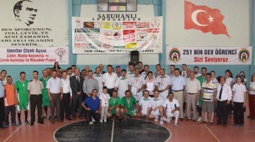 Saruhanlı'da Voleybol Turnuvası Sona Erdi