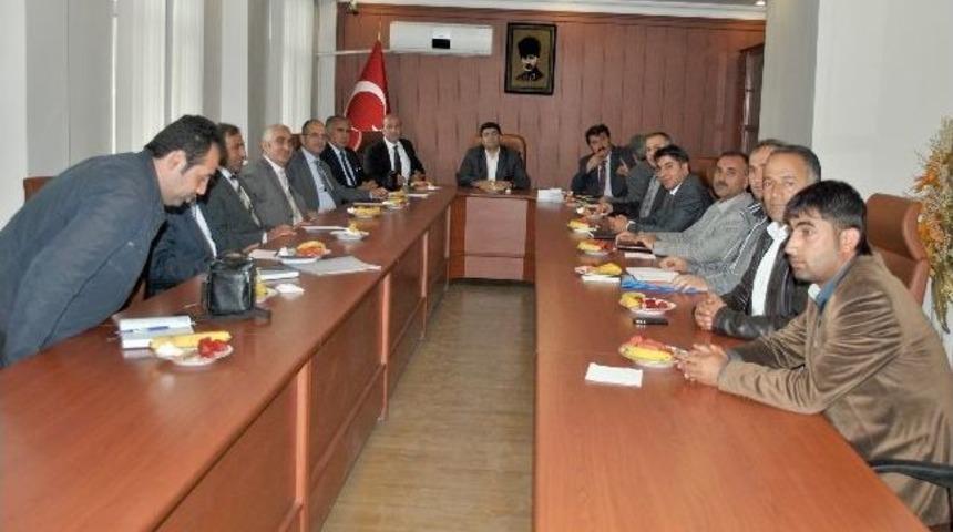 Y&uuml;ksekova&rsquo;da &lsquo;yol Ve Alt Yapı&rsquo; Toplantısı