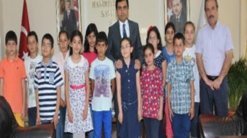 İlk&ouml;ğretim &Ouml;ğrencileri Başkan Bah&ccedil;eciyi Ziyaret Etti