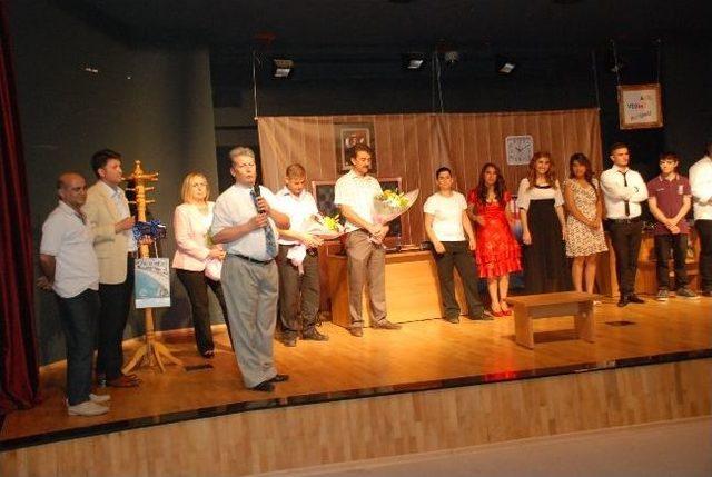 Didim&rsquo;de &Ccedil;ırakların Tiyatro Performansı İzleyicilerden Tam Not Aldı 2