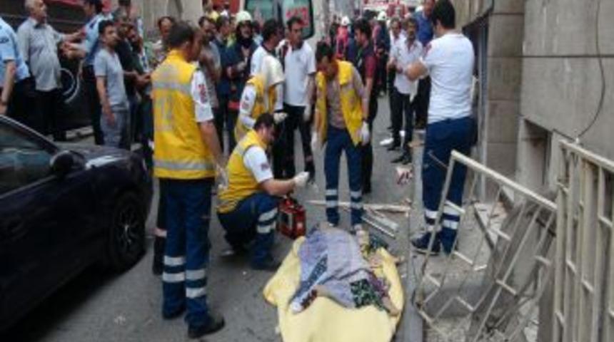 Fatih'te Doğalgaz Patlaması: 1 &Ouml;l&uuml;