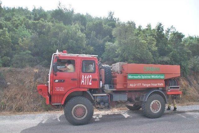 Marmaris'te Orman Yangını Büyümeden Söndürüldü